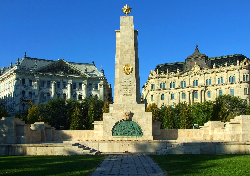 Képtalálat a következőre: „szovjet hősi emlékmű”